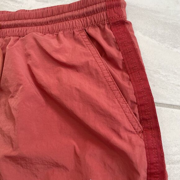 Athleta Etruscan Red Shorts Size 6 Lightweight Recycled Nylon Expedition 2.5” - Picture 4 of 6